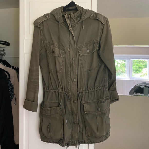 Talula | Most Popular Aritzia Jacket - Picture 1 of 4